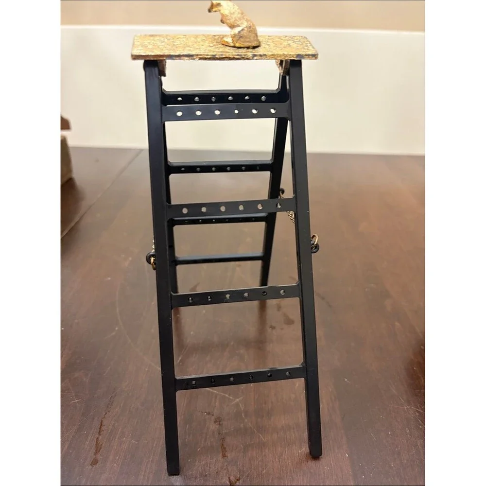 Kitty Cat on Mini Ladder Earring Holder Display